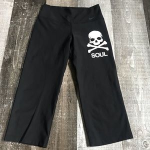 NWT Nike Soul Cycle crops